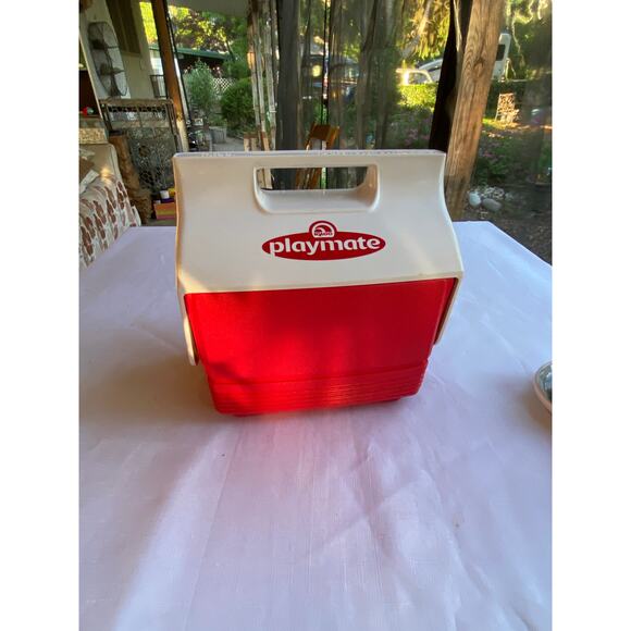 VTG Igloo Playmate Cooler red / white Lunch / 6 pack size USA Clean EUC - Picture 2 of 14